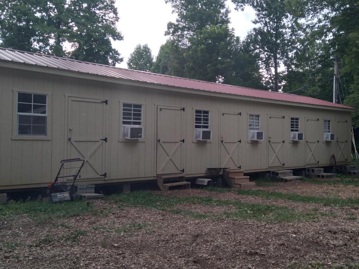Chicken Coop Hostel Cosby ภายนอก รูปภาพ