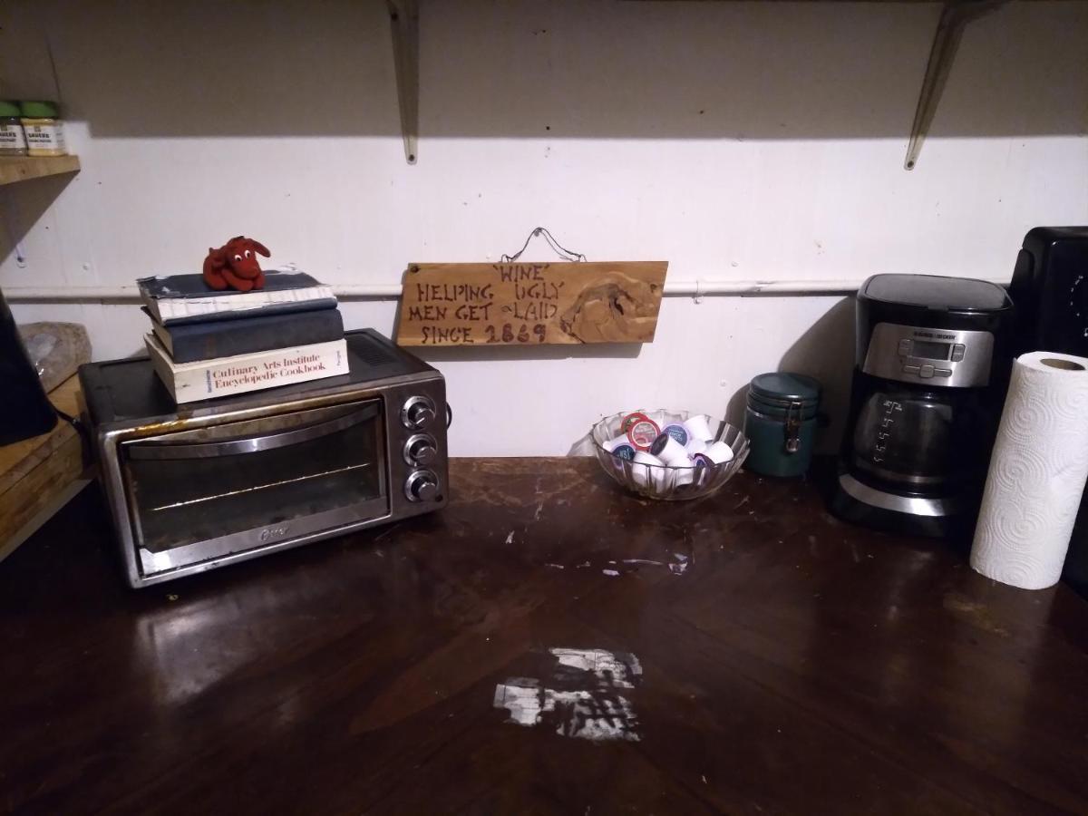 Chicken Coop Hostel Cosby ภายนอก รูปภาพ