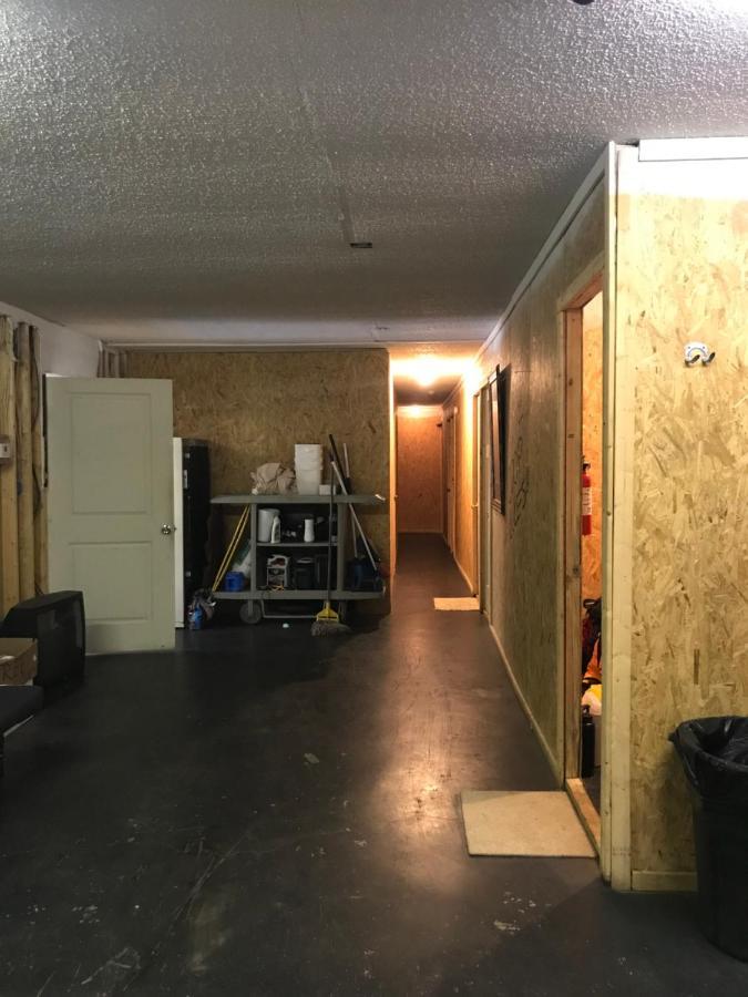 Chicken Coop Hostel Cosby ภายนอก รูปภาพ